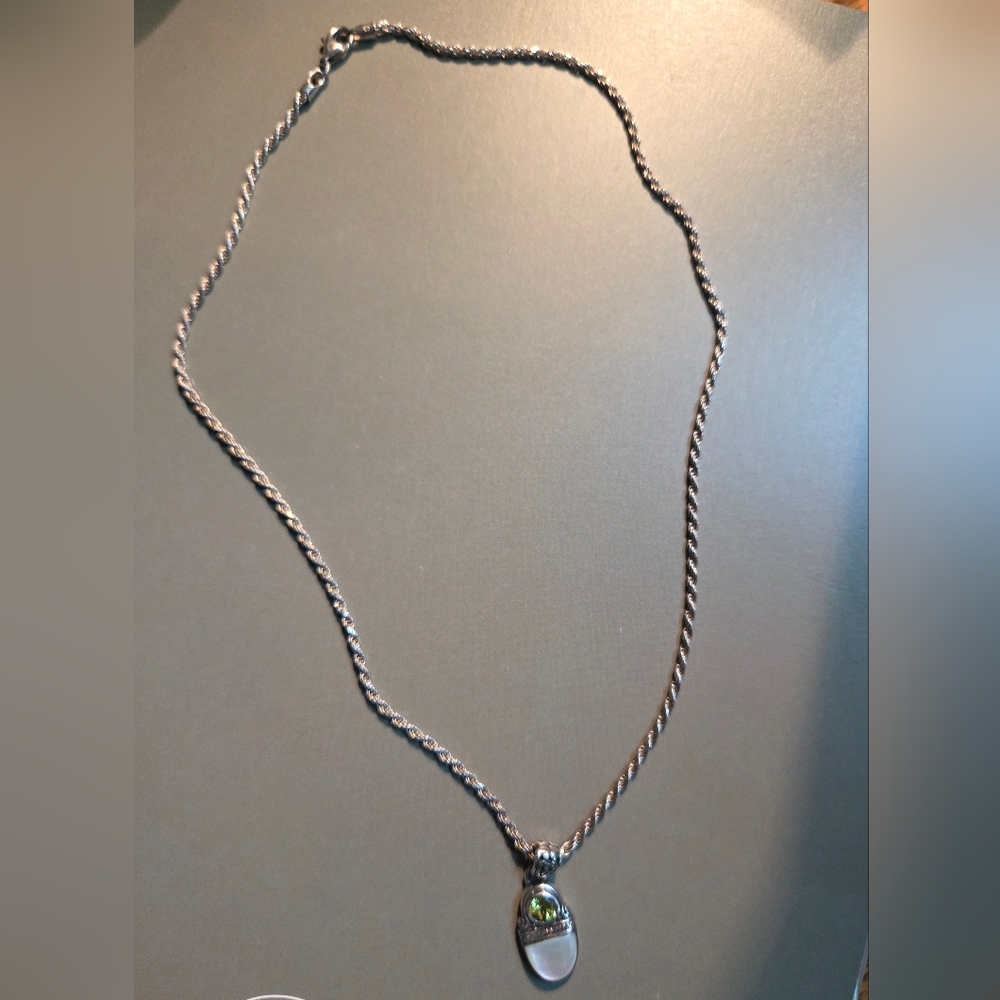 Sterling Silver Twisted Rope Chain Necklace & Mother Of Pearl Peridot Pendant